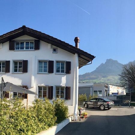 The Delicate Question Which Bed & Breakfast Schwyz Ngoại thất bức ảnh
